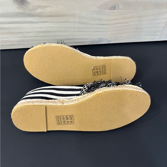 Black and Cream Espadrille Flats - Picture 5 of 7